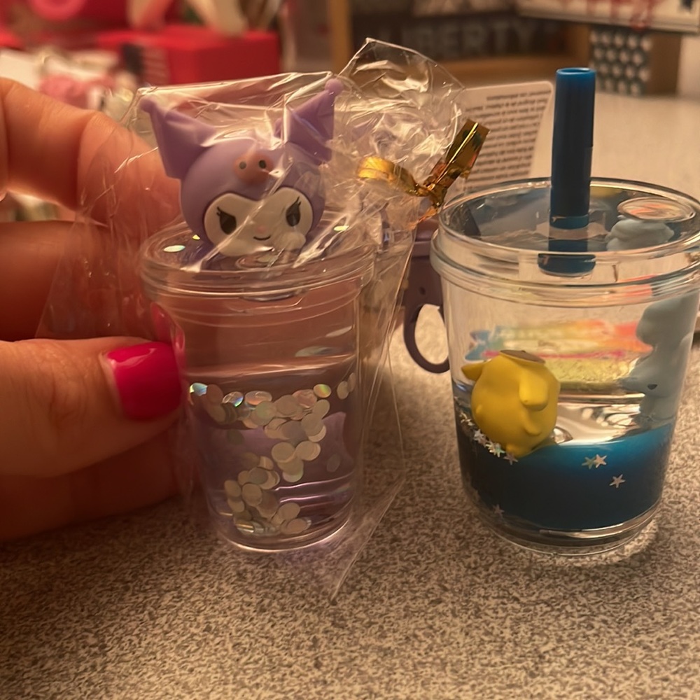Hello Kitty Keychains - Picture 2 of 3
